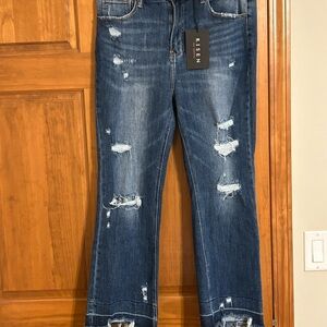 Risen, NWT Women's Distressed Blue Jeans.  Size 31/13